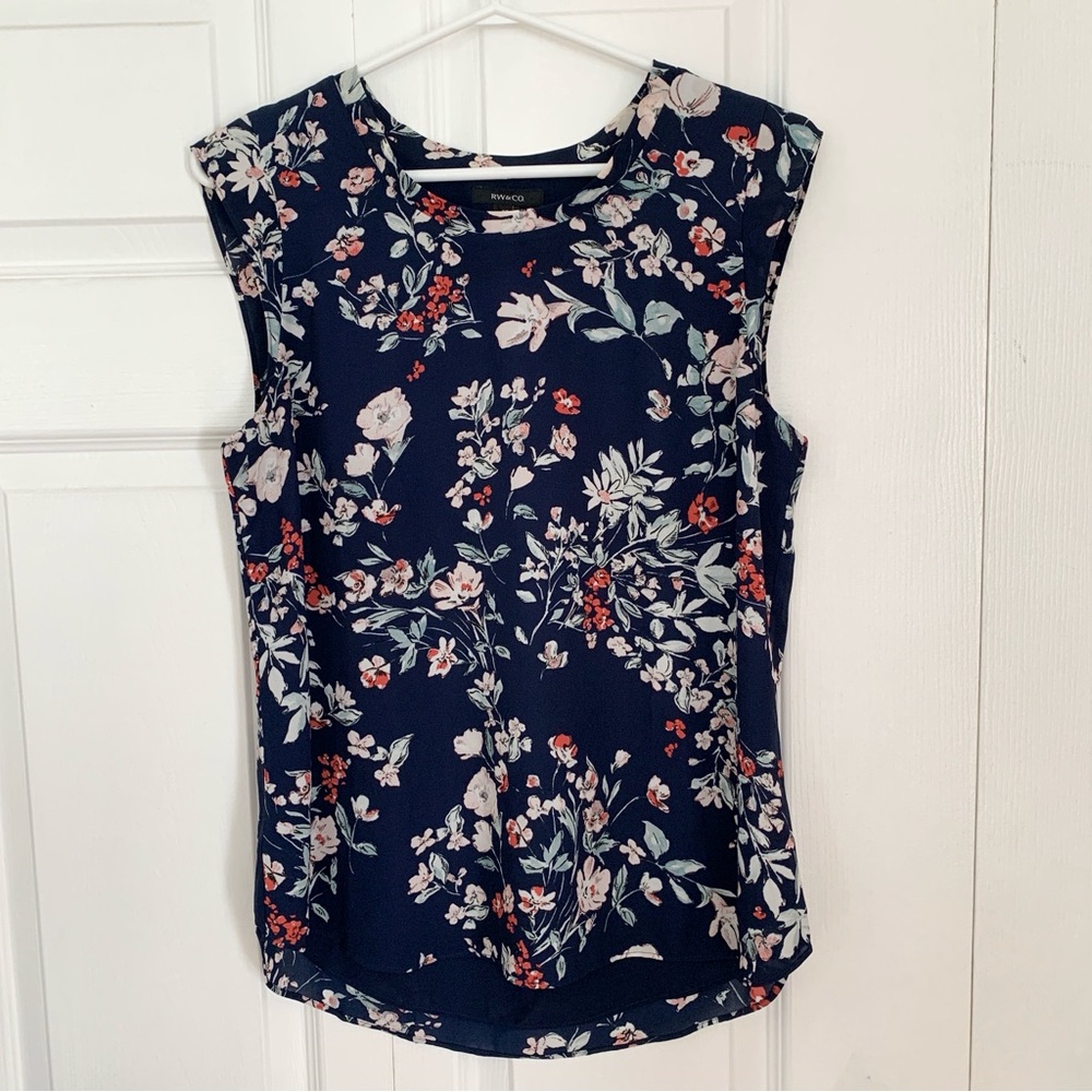 RW&CO Navy Blue V-Neck Floral Sleeveless Top Women’s Size Small
